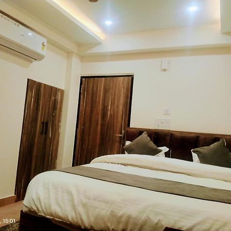 Hotel Abhinandan Ayodhya المظهر الخارجي الصورة