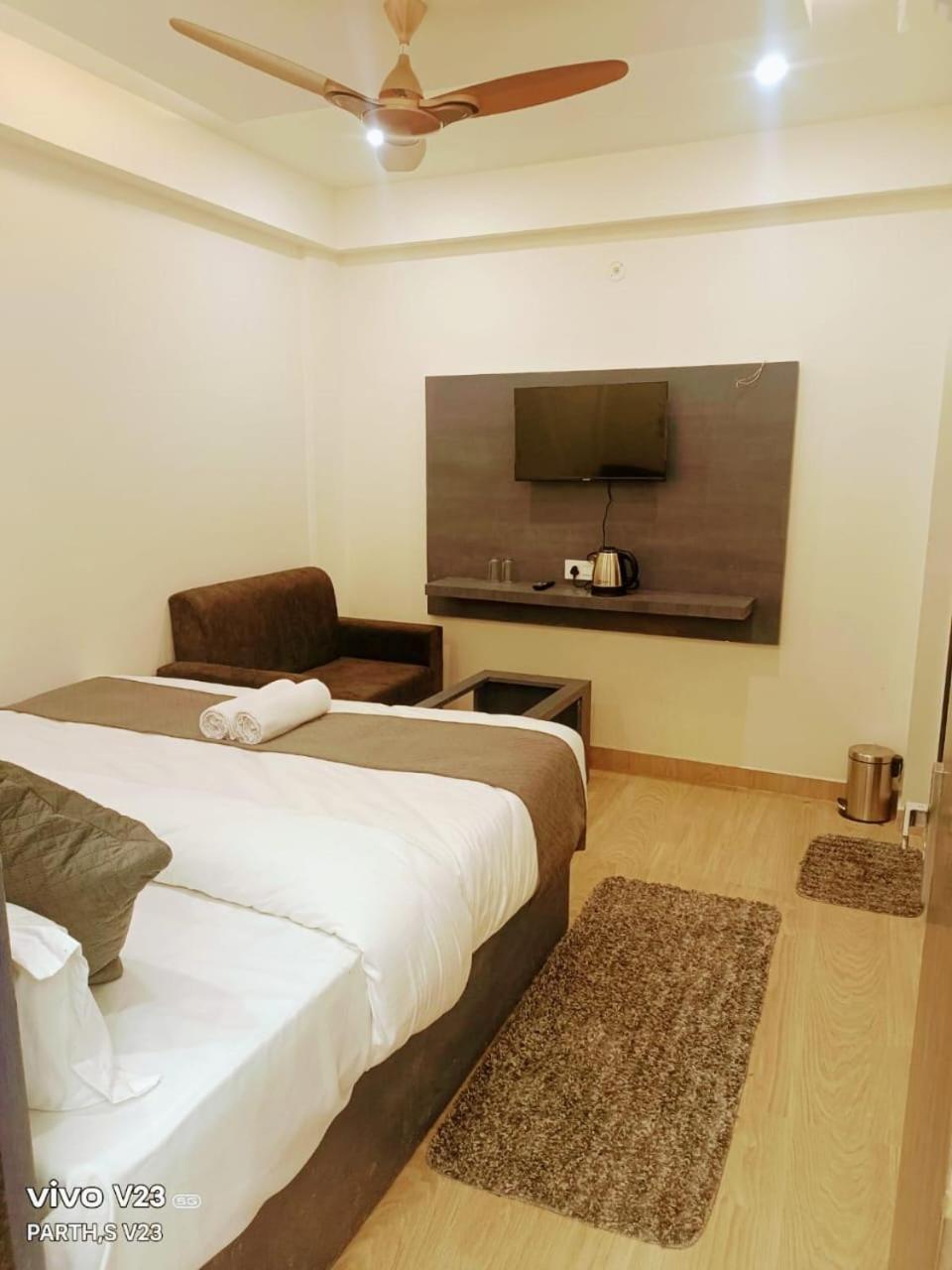 Hotel Abhinandan Ayodhya المظهر الخارجي الصورة