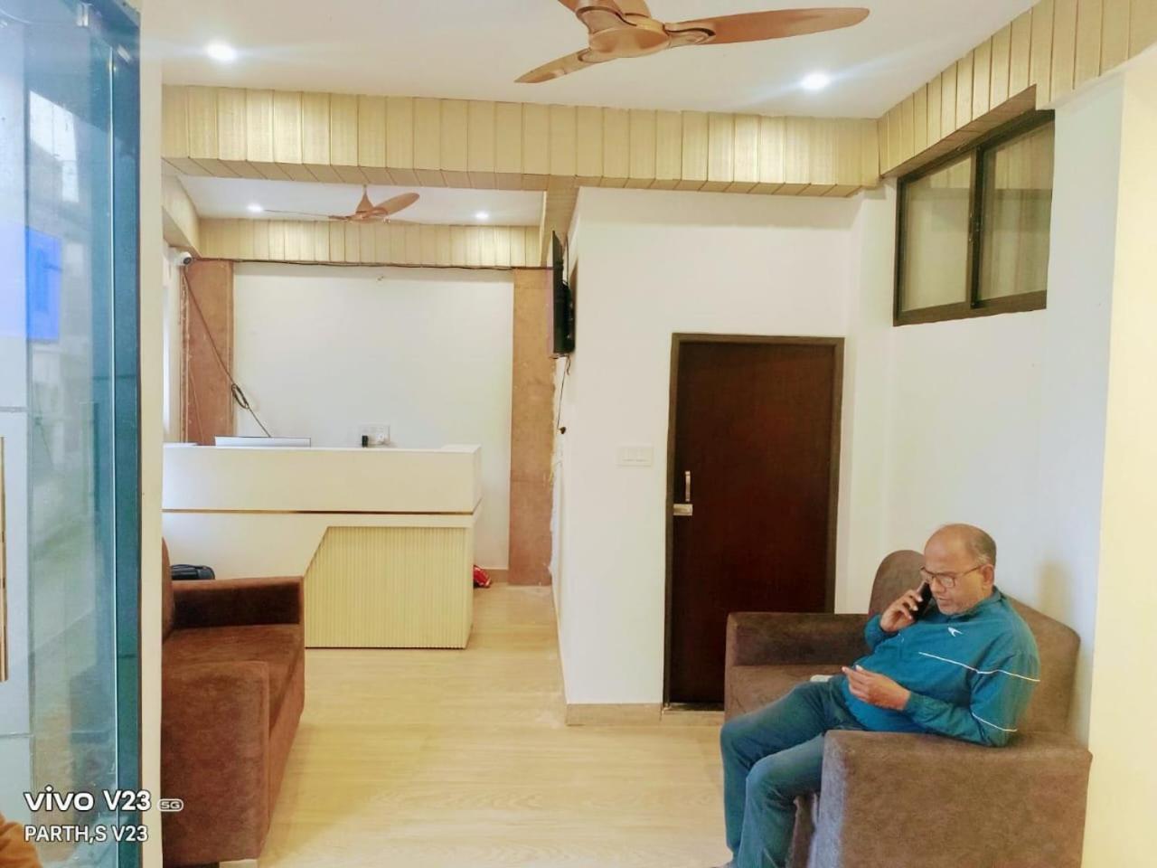 Hotel Abhinandan Ayodhya المظهر الخارجي الصورة