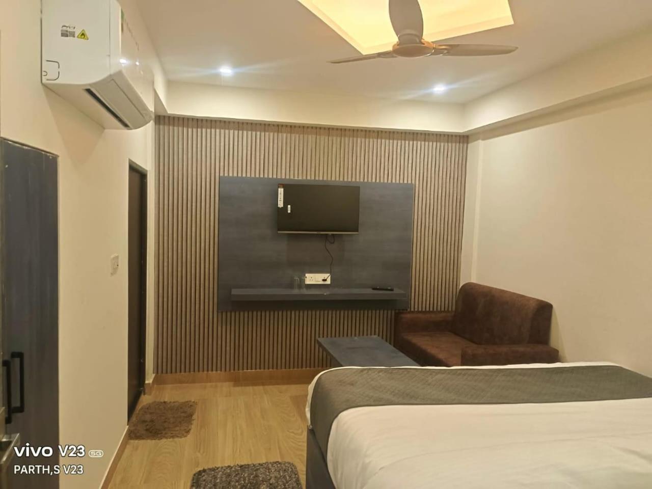 Hotel Abhinandan Ayodhya المظهر الخارجي الصورة