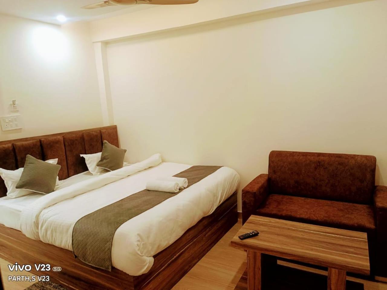 Hotel Abhinandan Ayodhya المظهر الخارجي الصورة